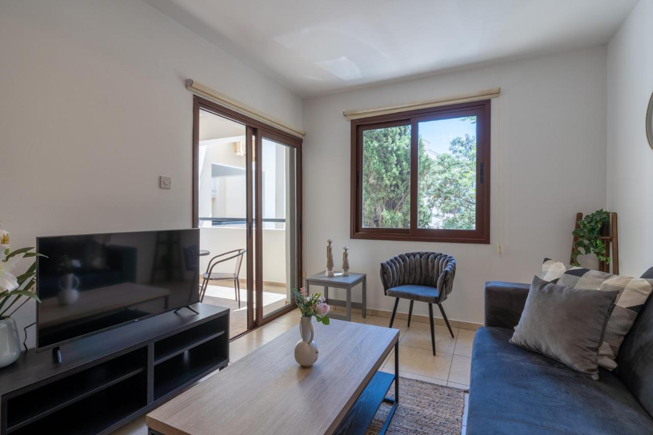 Mia 1-Bedroom Apartment In Larnaca Exteriör bild