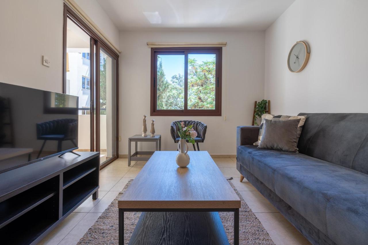 Mia 1-Bedroom Apartment In Larnaca Exteriör bild