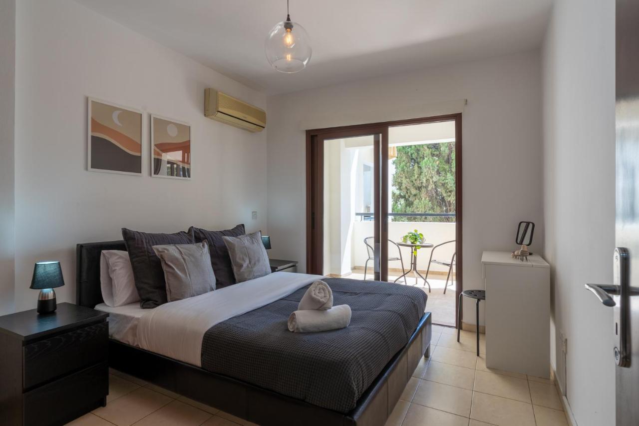 Mia 1-Bedroom Apartment In Larnaca Exteriör bild